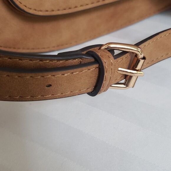 Franco Sarto Purse Tan Suede Tassel Crossbody Bag Structured Saddlebag Purse - Picture 6 of 7